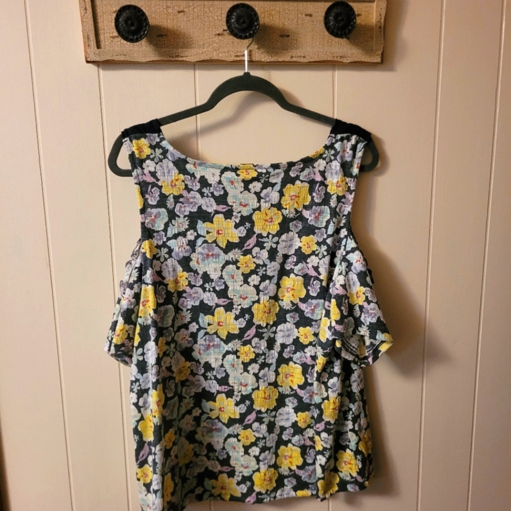 LC. Lauren Conrad Cold Shoulder Top XXL - Picture 2 of 6